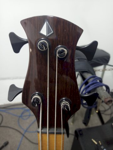 Wreck bas gitara